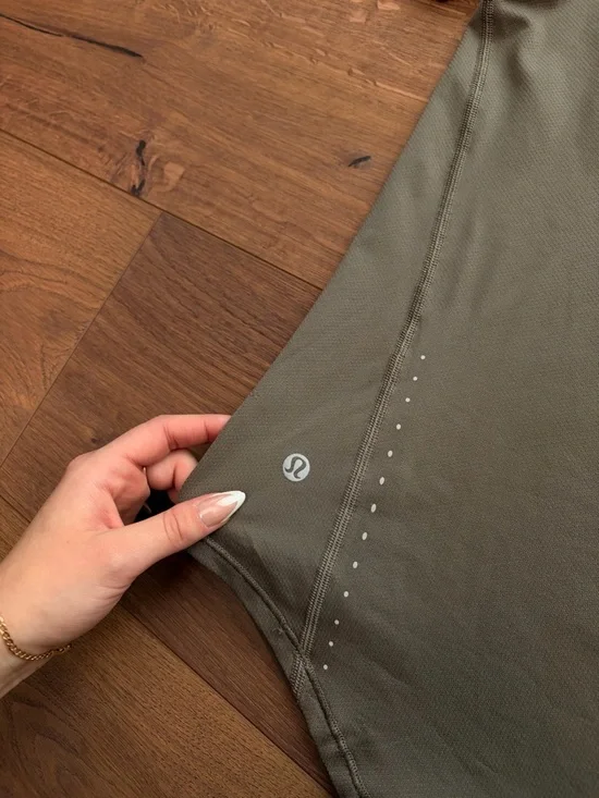 Lululemon Active Tee - Picture 4 of 4